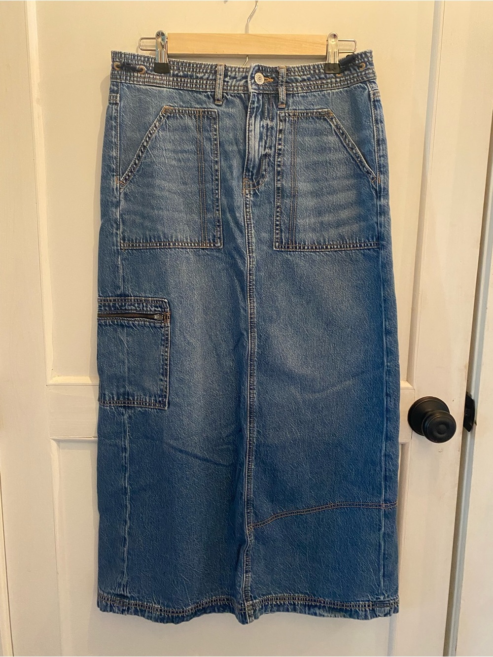 American Eagle Outfitters Low Rise Maxi Cargo Skirt